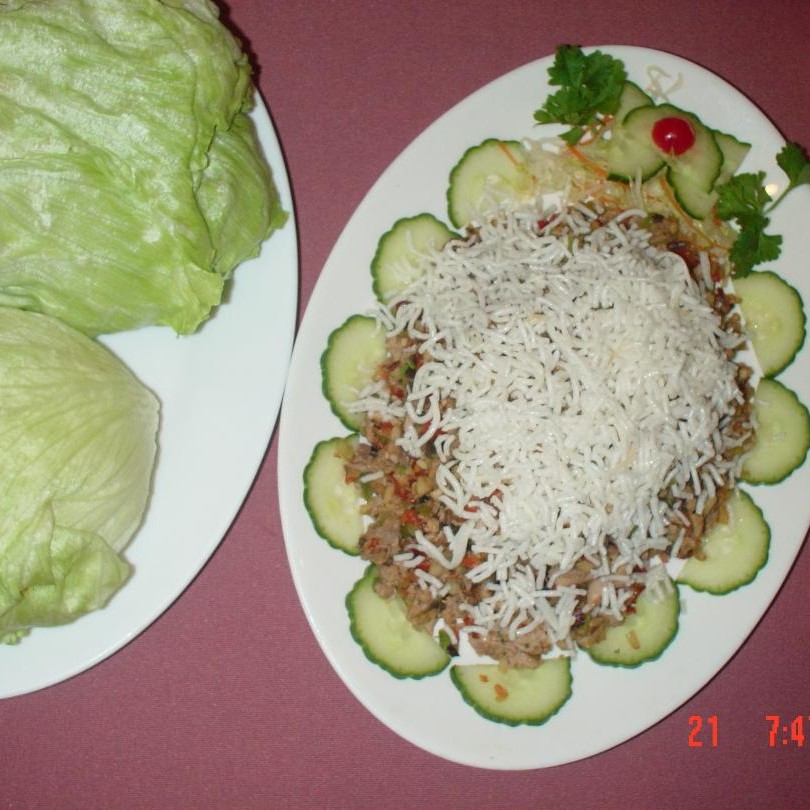 Rainbow Delight (Minced Chicken with 6 Lettuce Folds)