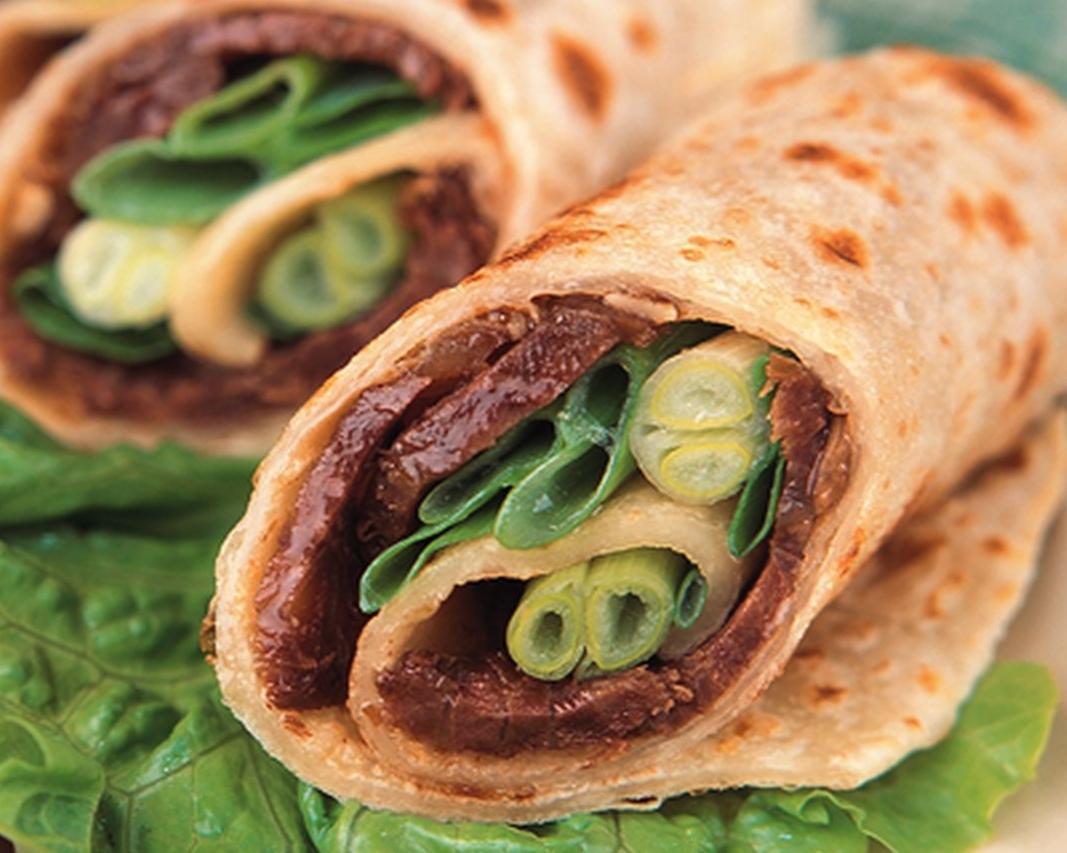 Rolled Pancake w/ Sliced Beef